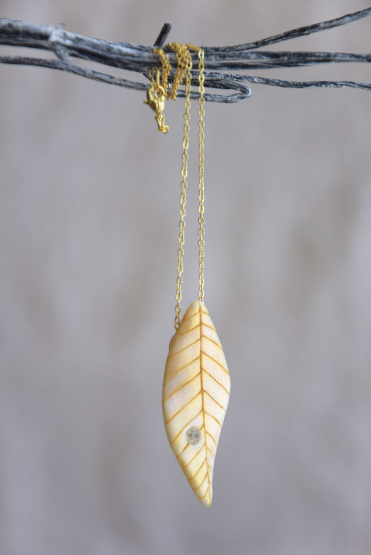 Golden Leaf Pendant Bridal Necklace